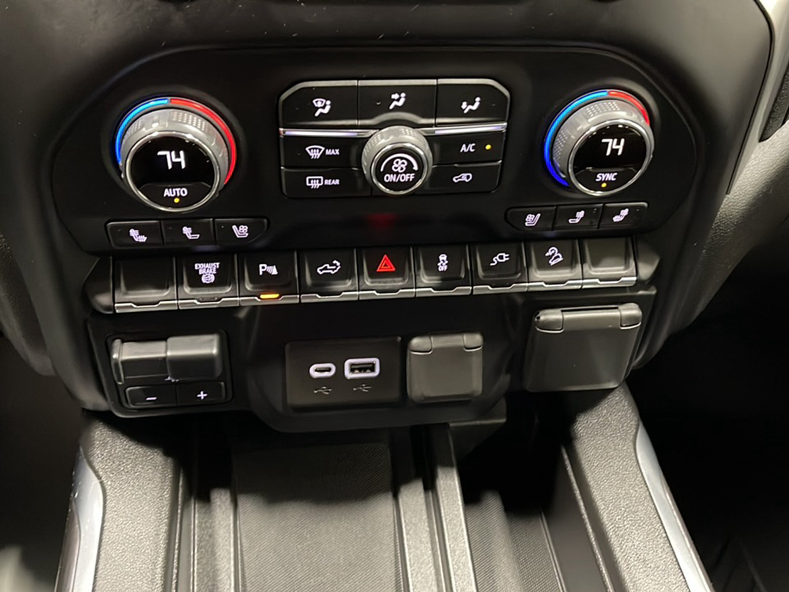 Used 2020 Chevrolet Silverado 2500 LTZ AWD/4WD image 11