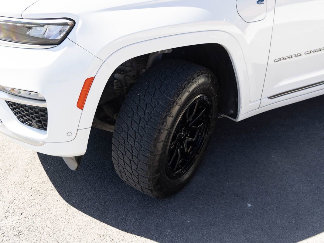 Used 2022 Jeep Grand Cherokee Summit image 8