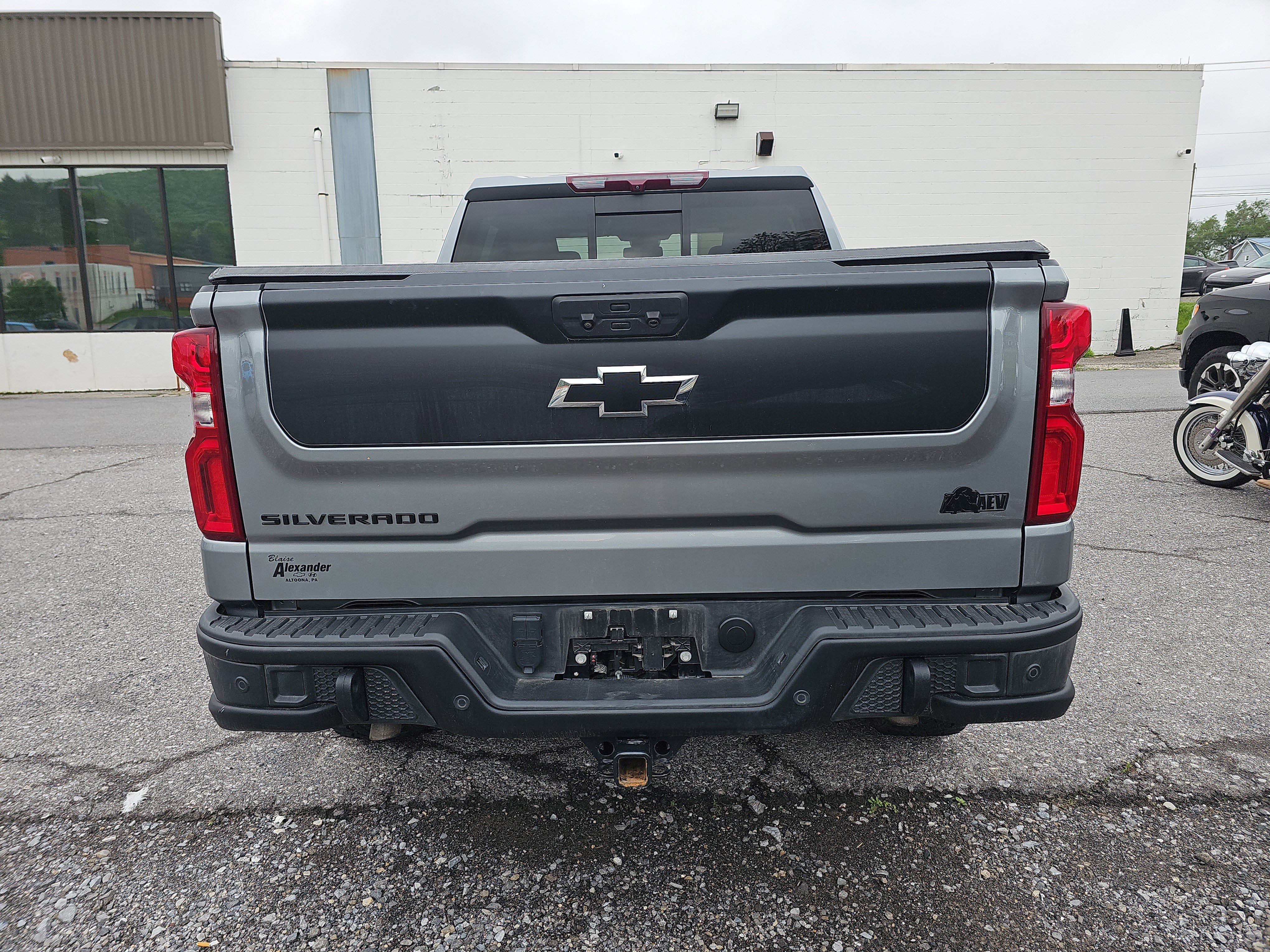 Used 2023 Chevrolet Silverado 1500 ZR2 w/ ZR2 Bison Edition AWD/4WD image 4