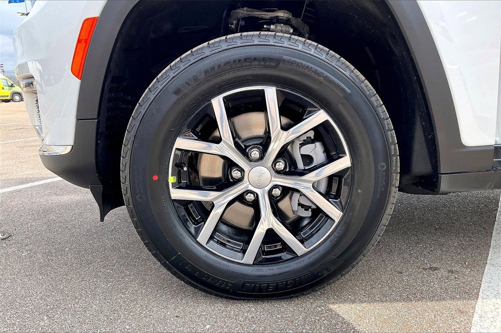 New 2025 Jeep Grand Cherokee L Limited image 12