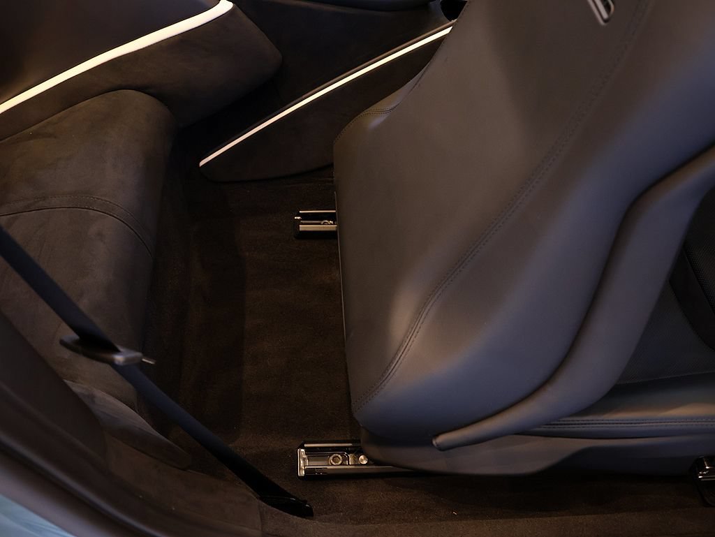 Certified 2024 Ferrari Roma Spider RWD image 45
