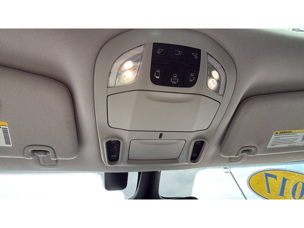 Used 2017 Chrysler Pacifica Limited w/ Advanced Safetytec Group FWD image 27