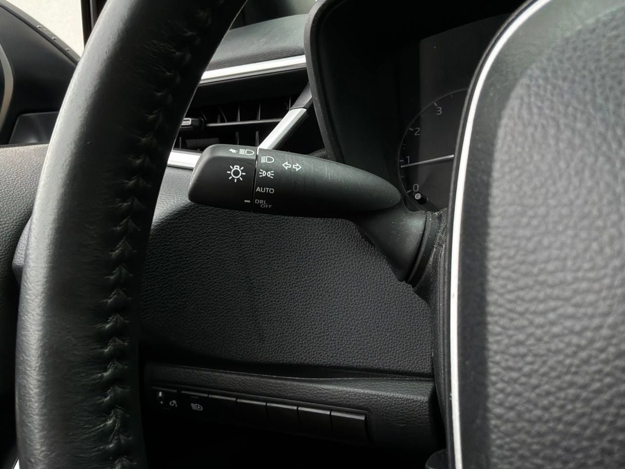 Used 2024 Toyota Corolla SE image 33
