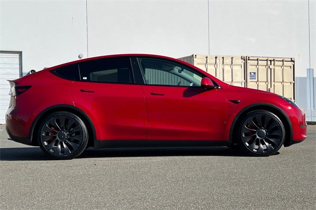 Used 2023 Tesla Model Y Performance image 3