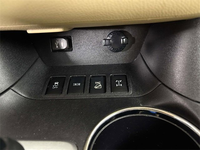 Used 2014 Toyota Highlander XLE image 22