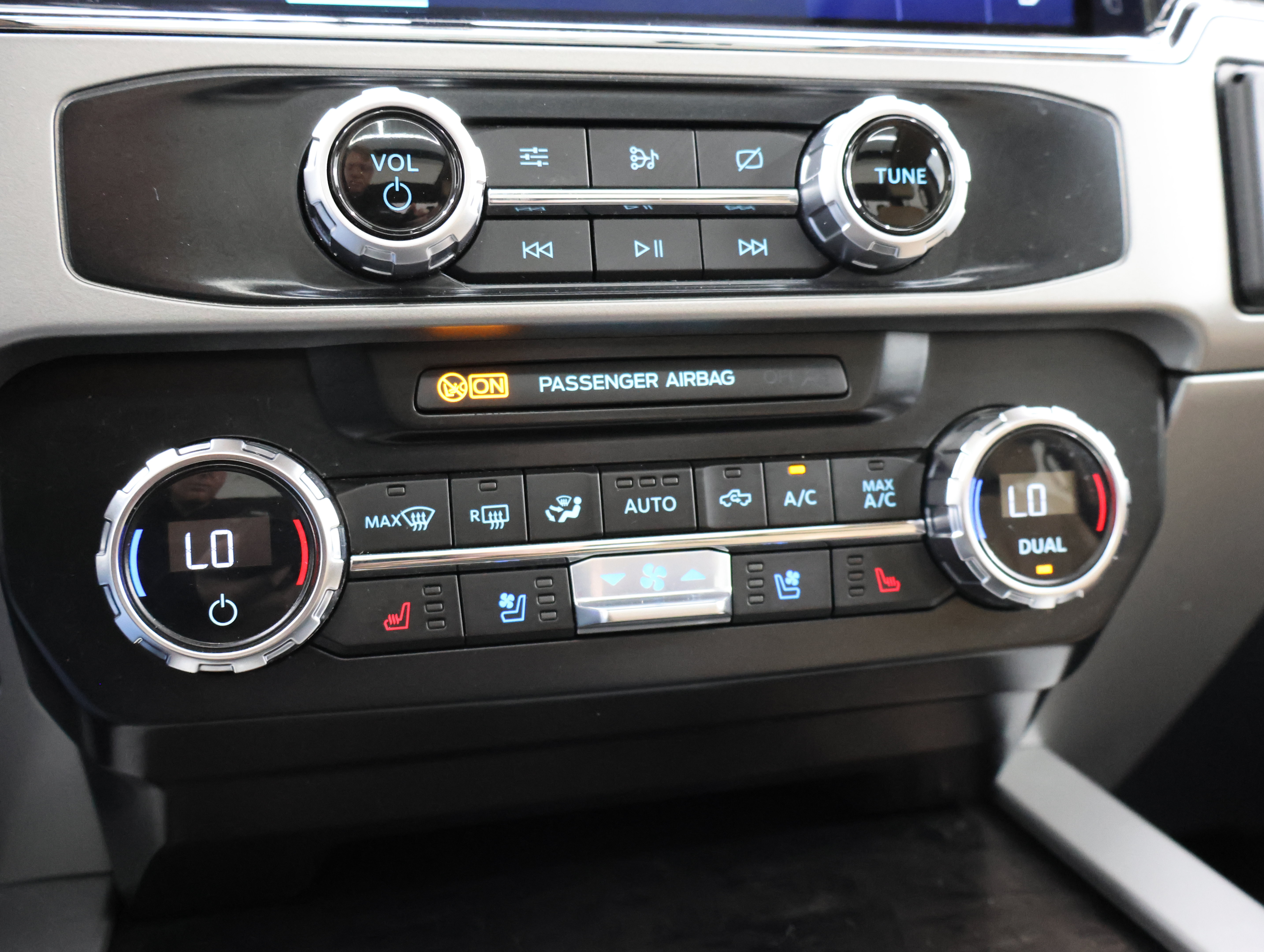 Used 2022 Ford F350 Lariat w/ Lariat Ultimate Package AWD/4WD image 48