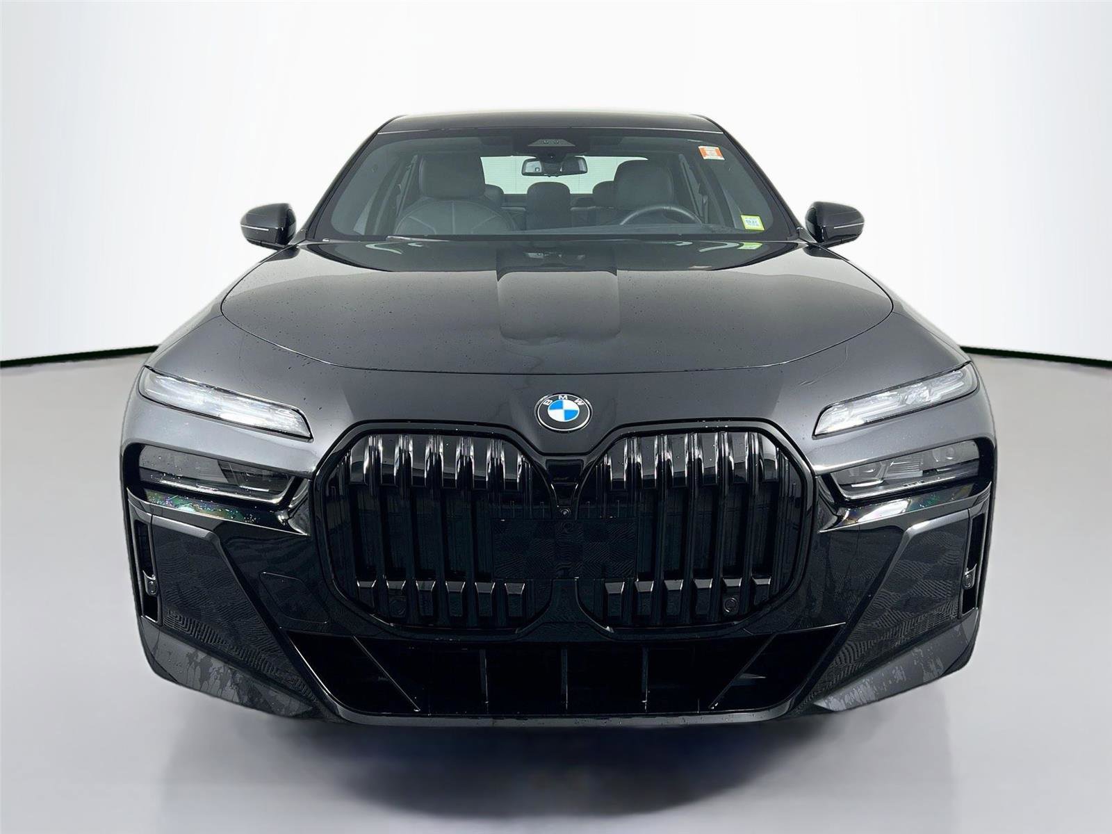 Certified 2024 BMW 760i xDrive w/ Executive Package image 9