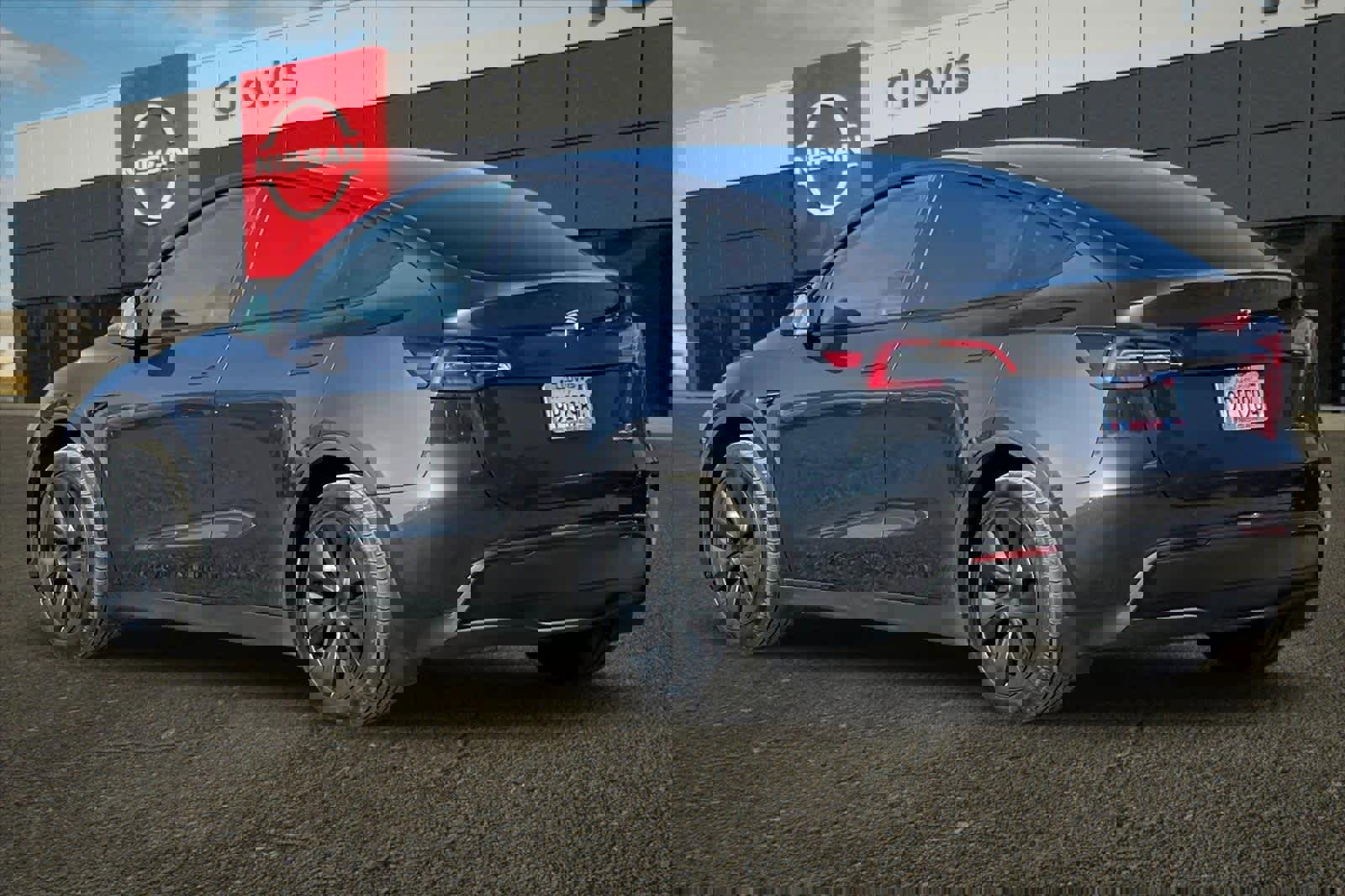 Used 2024 Tesla Model Y Long Range image 7