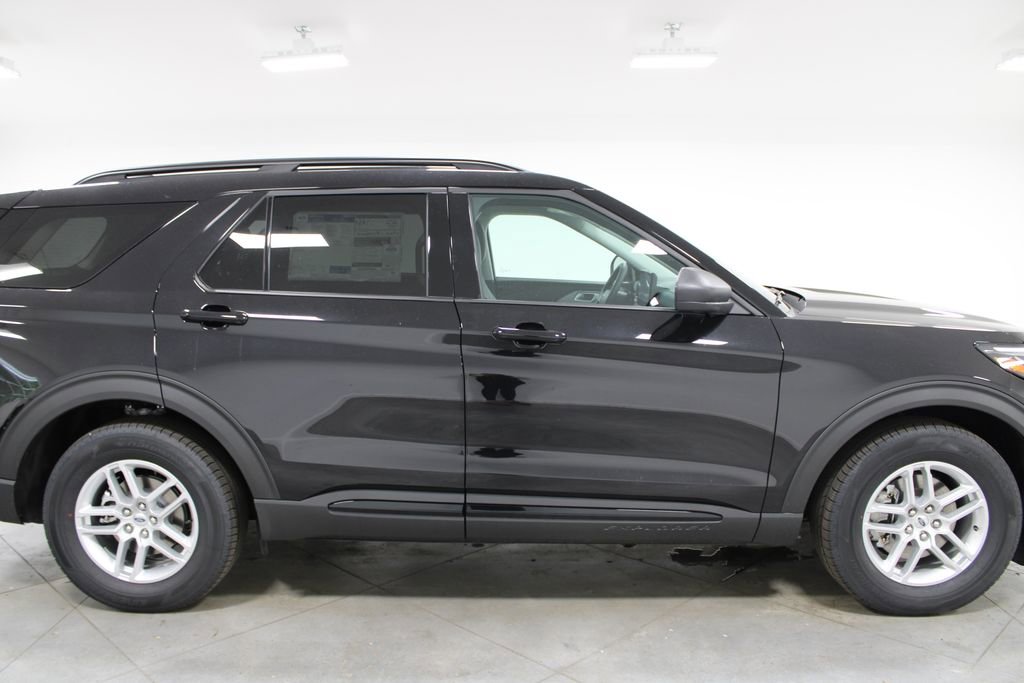 New 2026 Ford Explorer Active RWD image 11