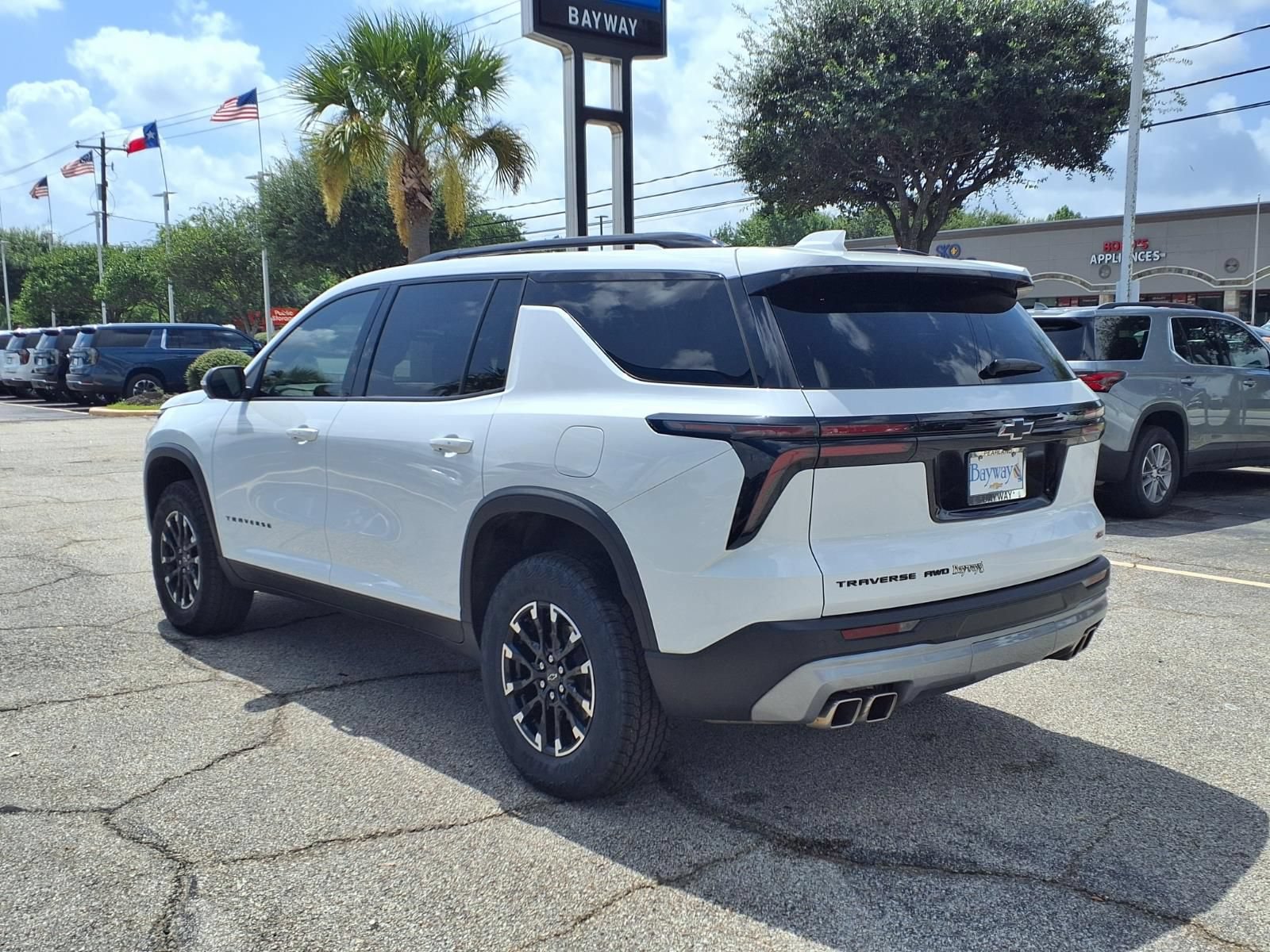 Used 2024 Chevrolet Traverse Z71 AWD/4WD image 23