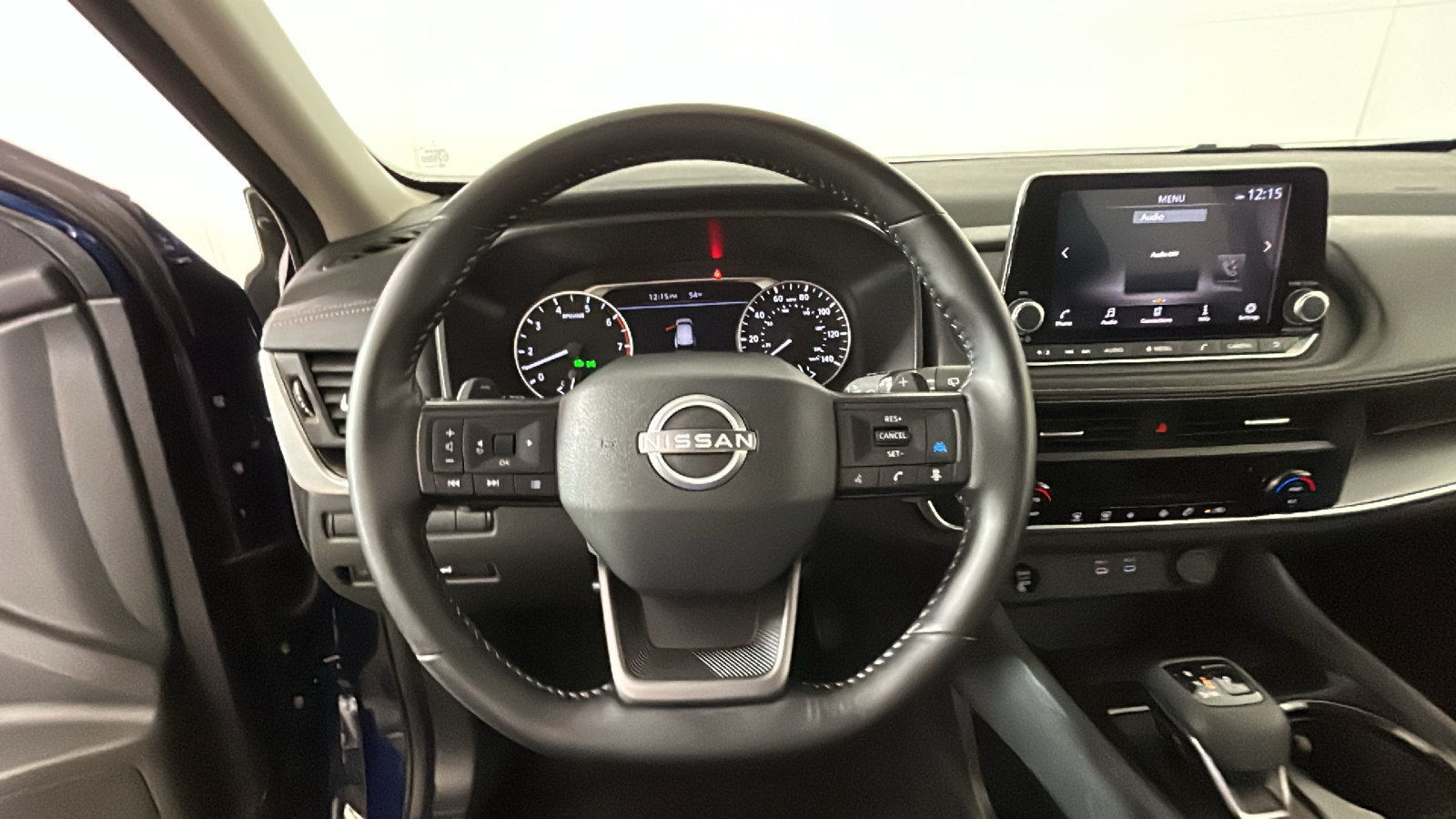 Used 2025 Nissan Rogue SV FWD image 16
