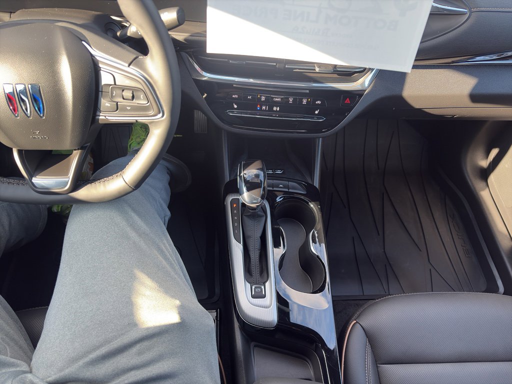 Used 2025 Buick Envista Avenir image 16
