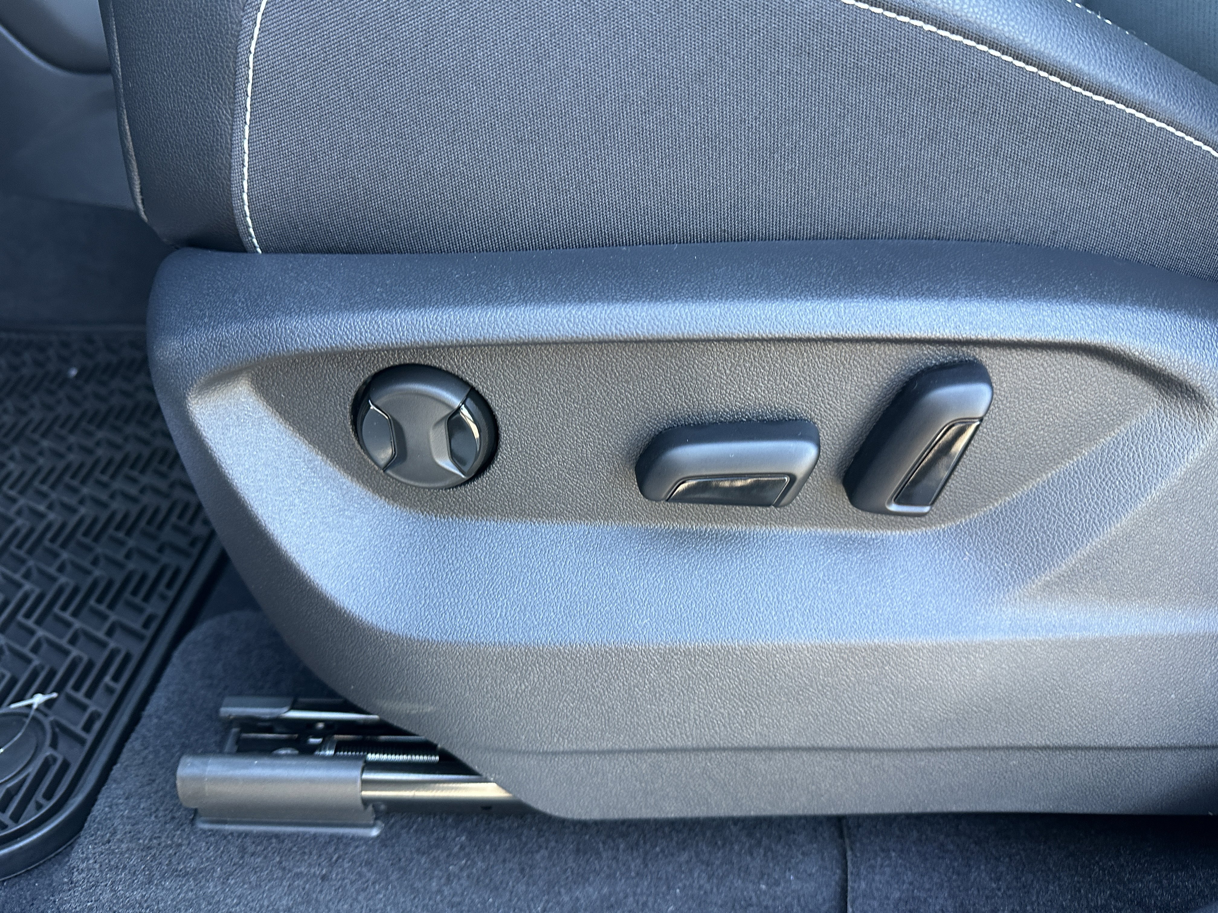 New 2026 Volkswagen Atlas SE image 20