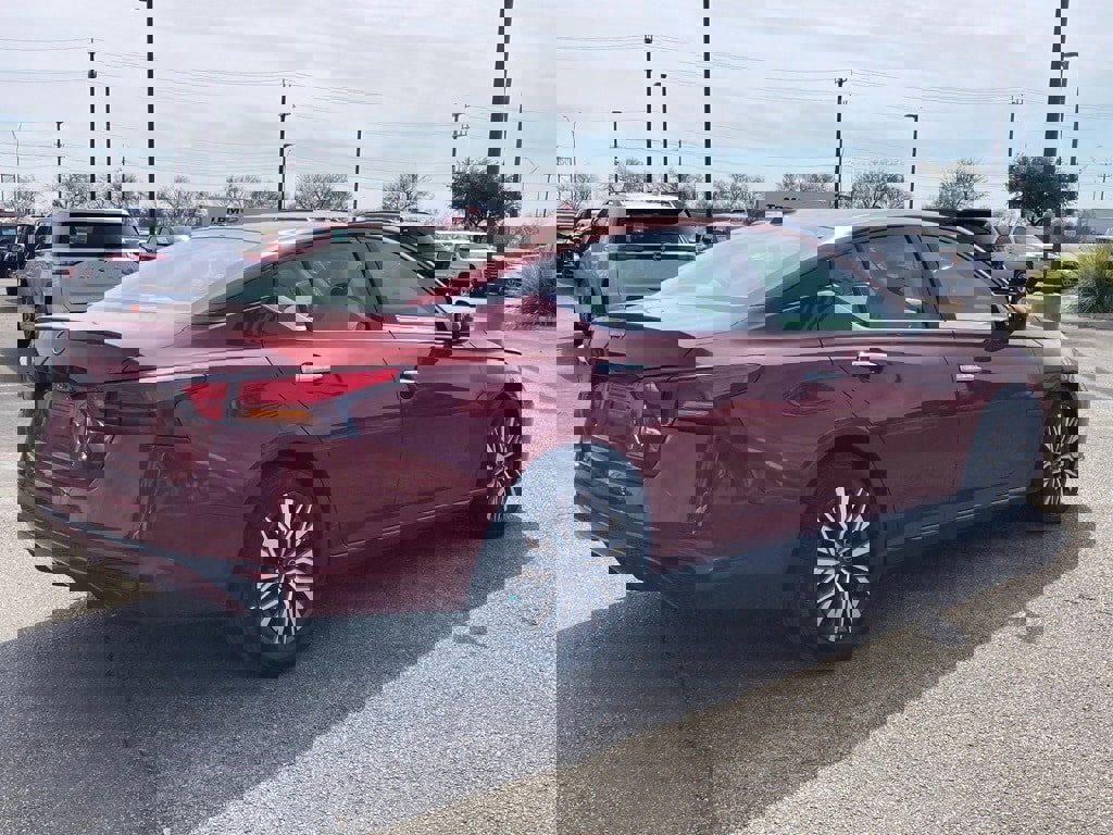 Used 2025 Nissan Altima 2.5 SV image 5