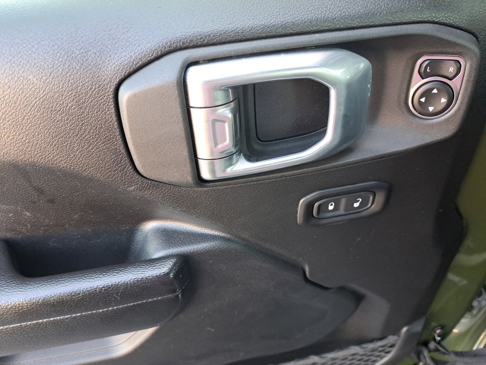 Used 2023 Jeep Gladiator Sport AWD/4WD image 36