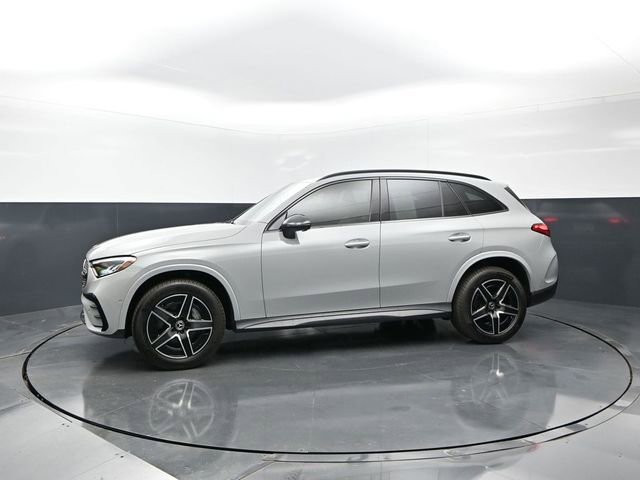 Used 2026 Mercedes-Benz GLC 300 image 3