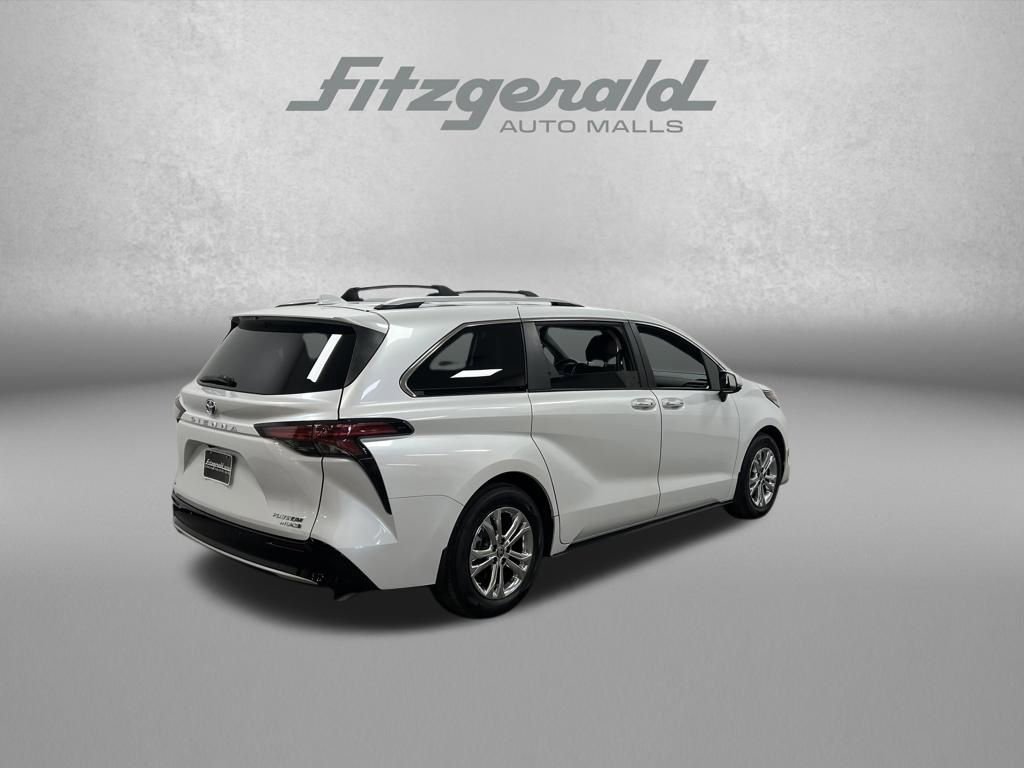 Used 2022 Toyota Sienna Platinum image 7