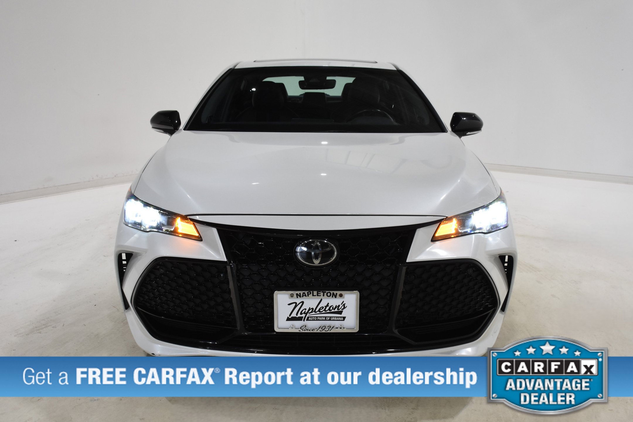 Used 2019 Toyota Avalon XSE w/ All Weather Liner Package FWD image 3