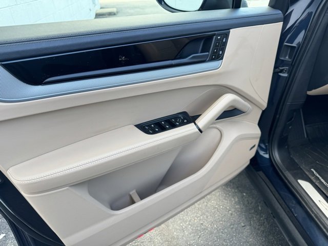 Used 2024 Porsche Cayenne image 14