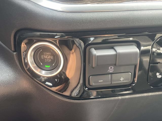 New 2026 Chevrolet Silverado 1500 RST w/ Redline Edition AWD/4WD image 18