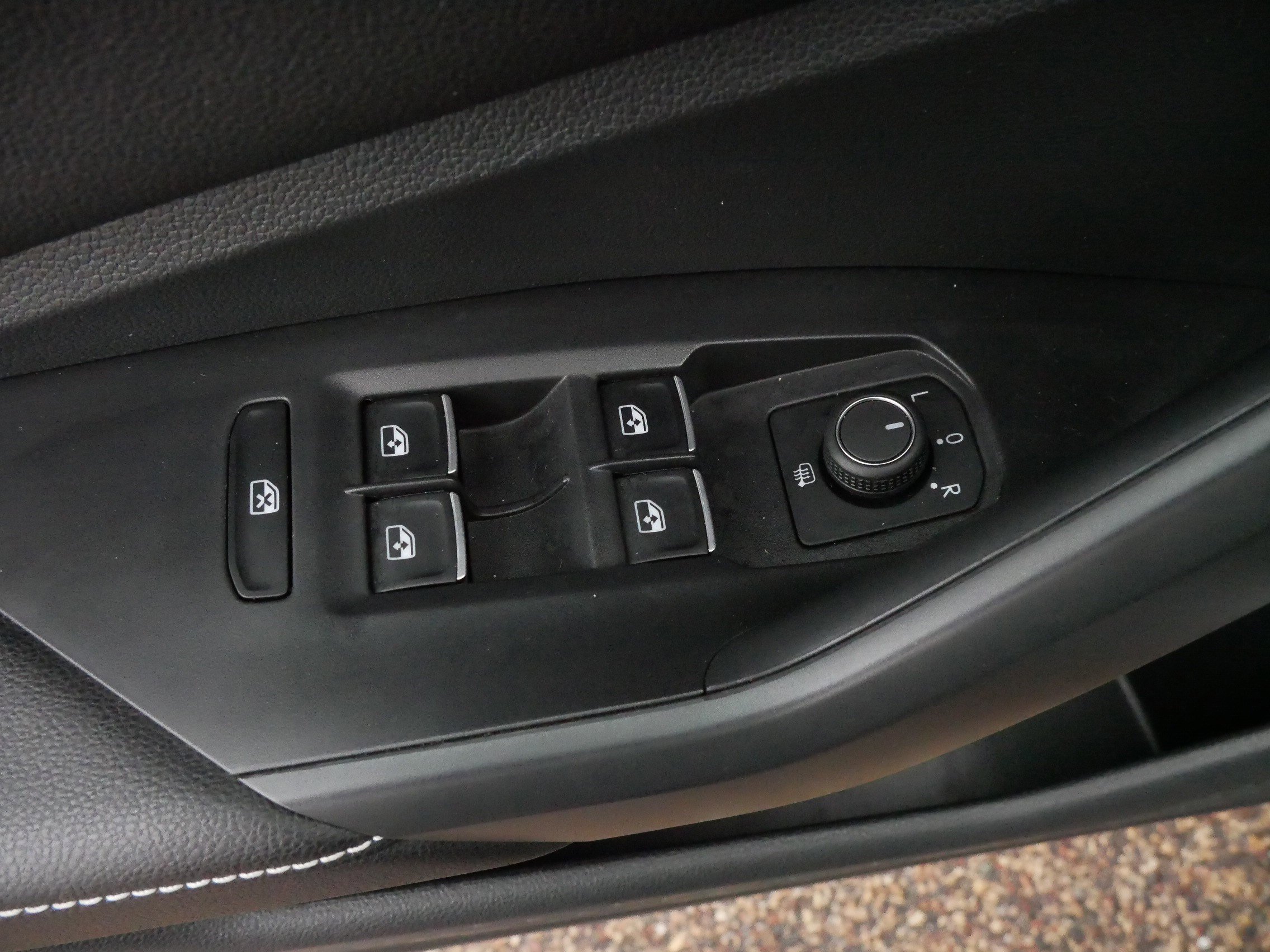 Certified 2024 Volkswagen Jetta SEL image 19