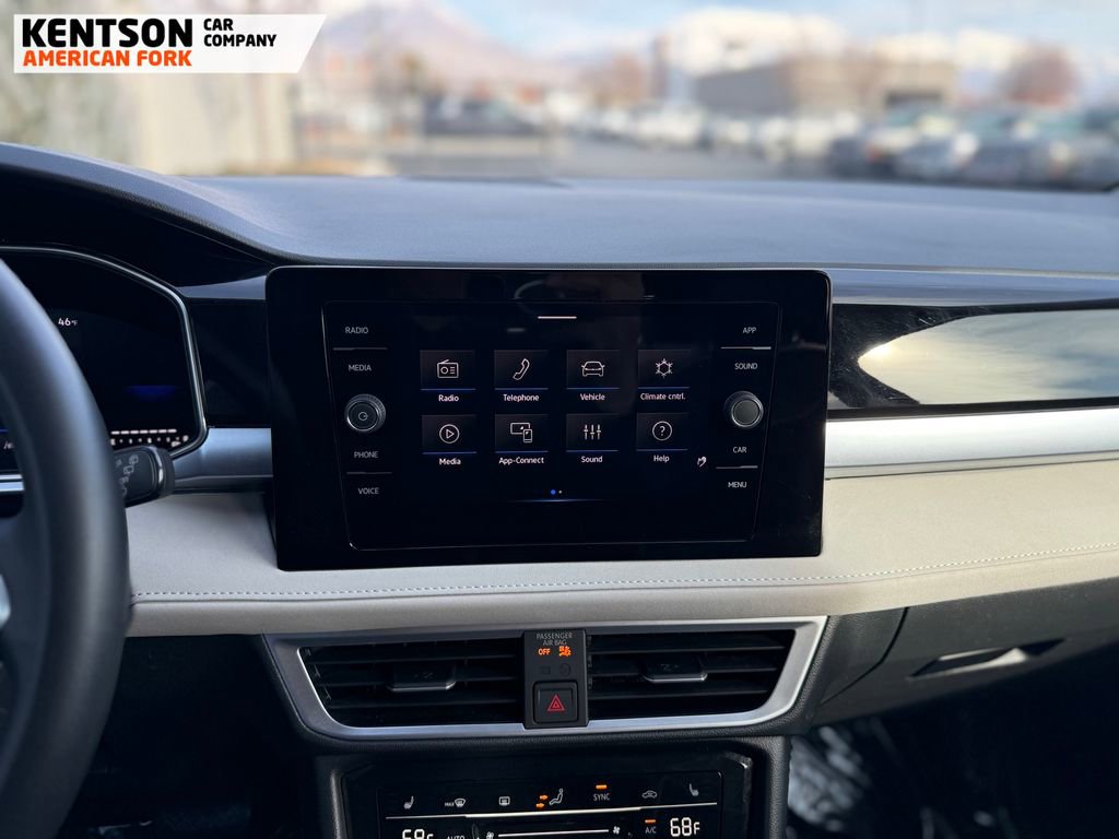 Used 2025 Volkswagen Taos SE image 30