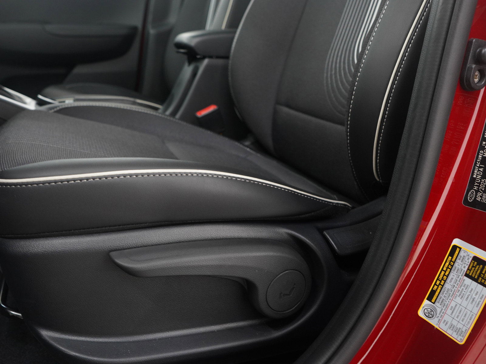 Certified 2025 Hyundai Venue Limited image 21