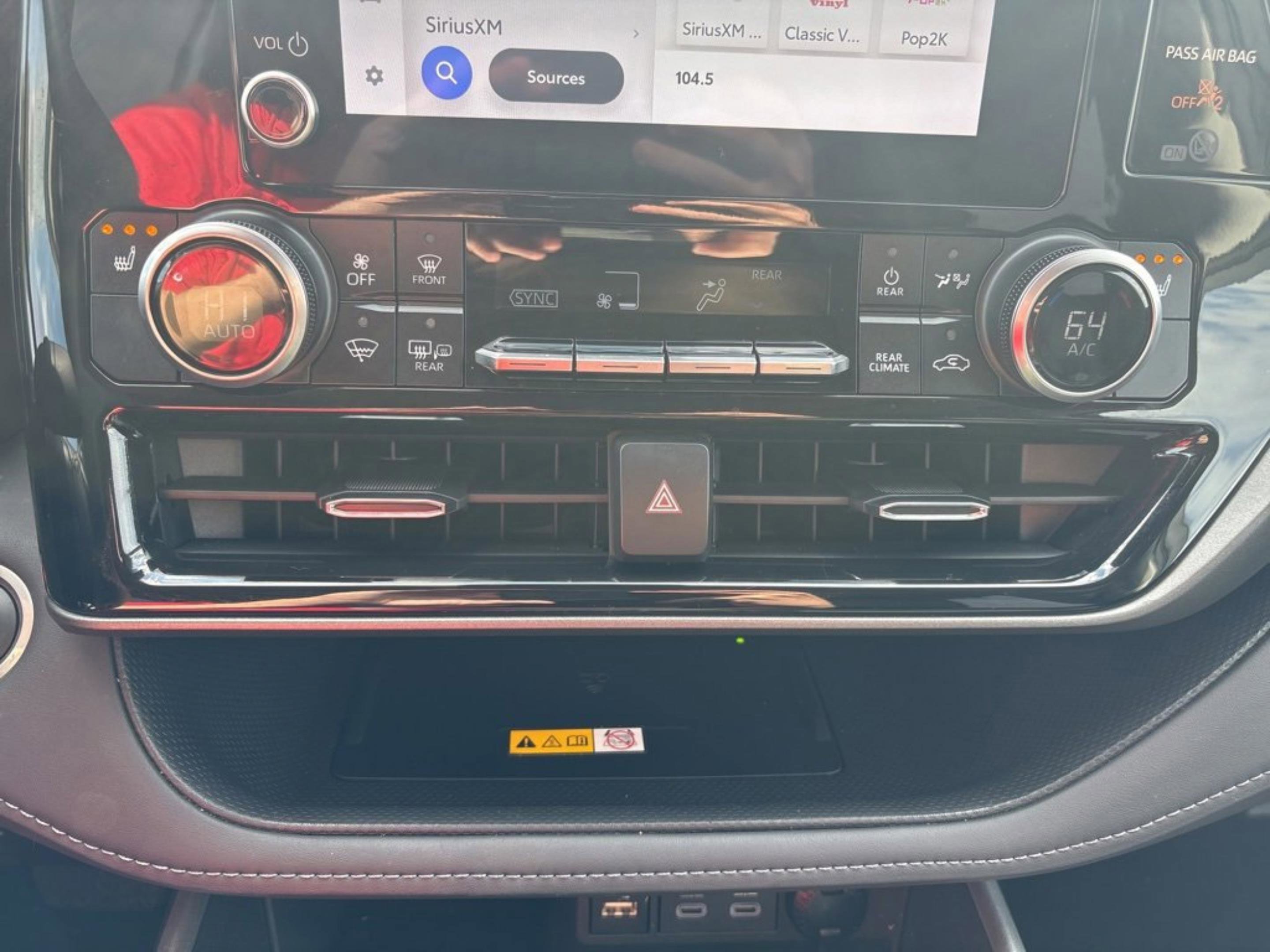 Certified 2024 Toyota Highlander XLE image 18