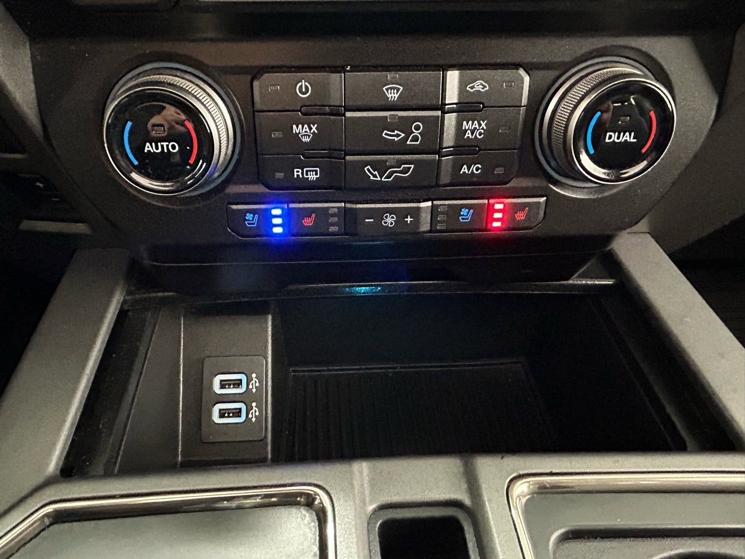 Used 2018 Ford F150 Raptor w/ Equipment Group 802A Luxury image 23