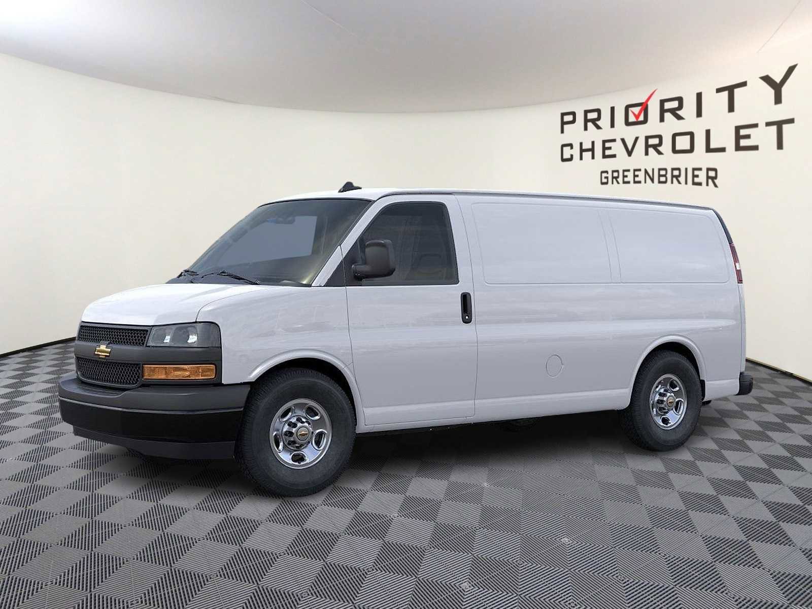 New 2025 Chevrolet Express 3500 image 2