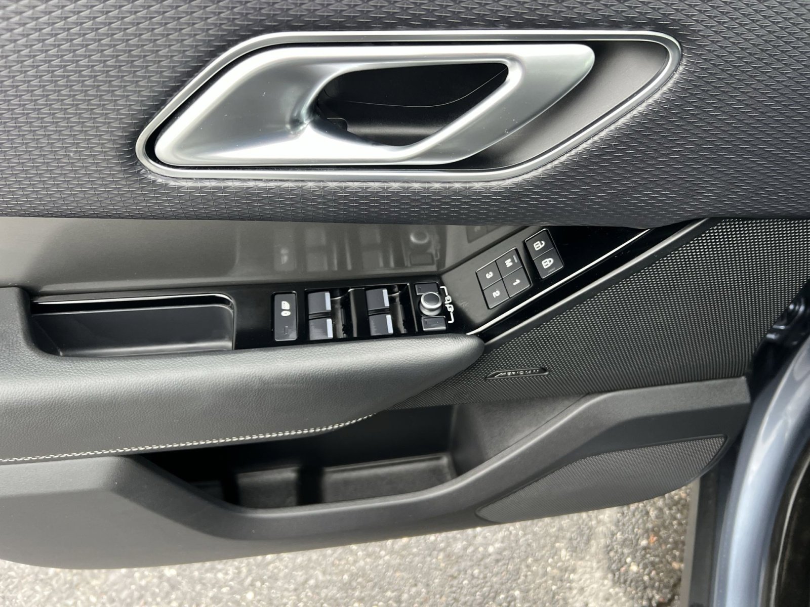 Used 2021 Land Rover Range Rover Velar S image 15