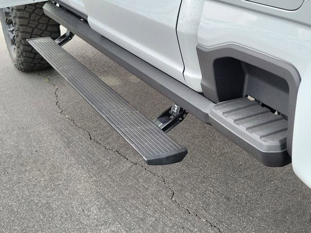 New 2026 Ford F250 Lariat w/ Black Appearance Package image 22