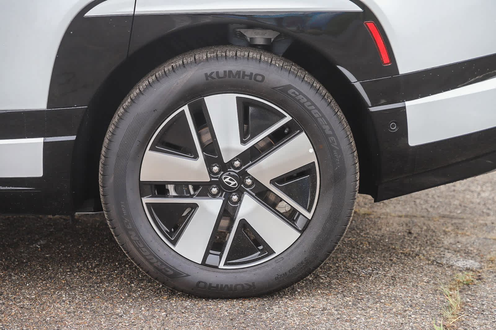 New 2026 Hyundai Ioniq 9 SEL image 11