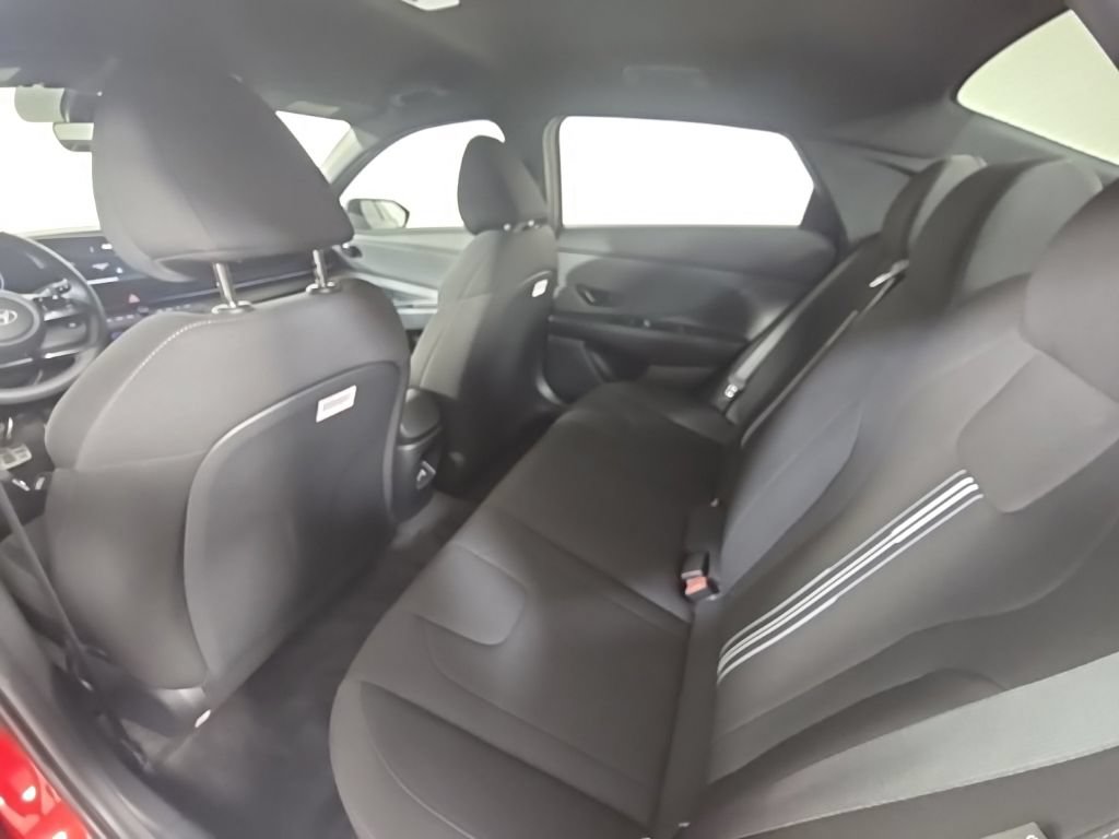 New 2025 Hyundai Elantra SEL FWD image 27