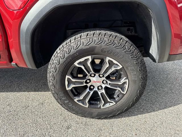 Used 2025 GMC Canyon AT4 w/ AT4 Premium Package image 10