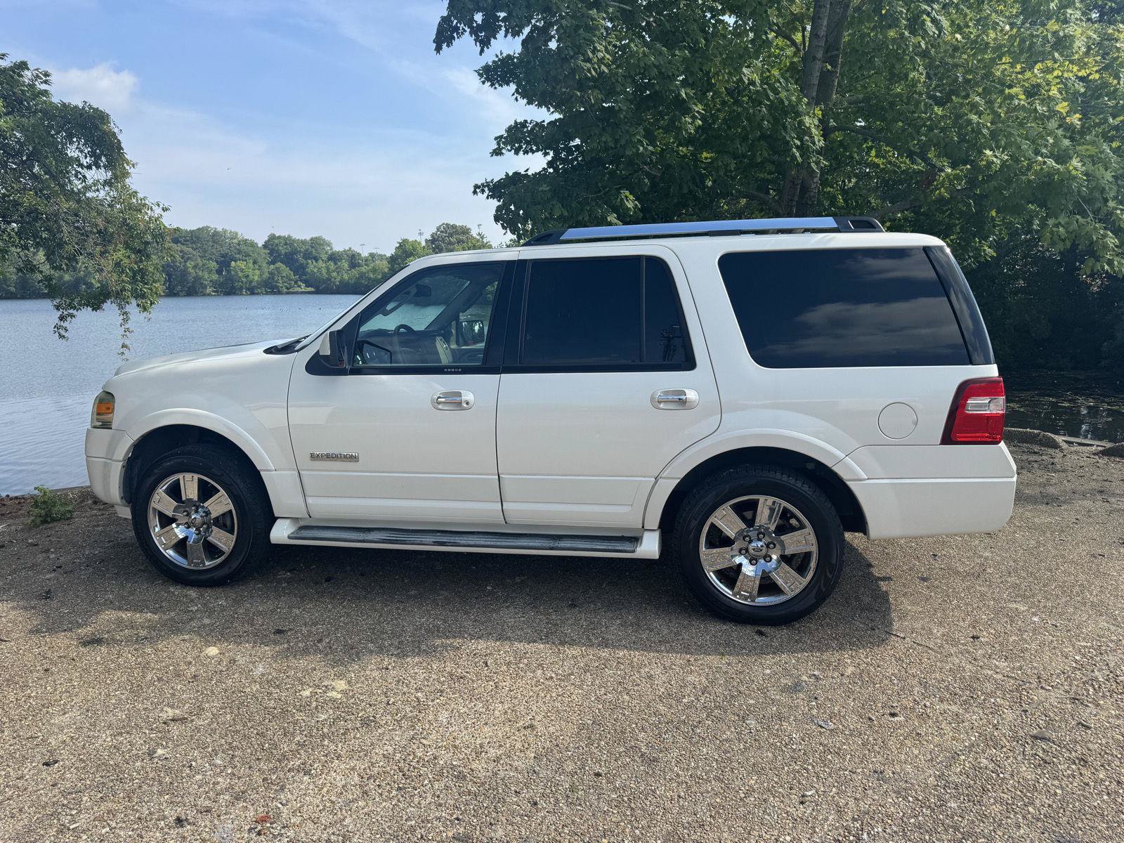 Used 2007 Ford Expedition Limited AWD/4WD image 9