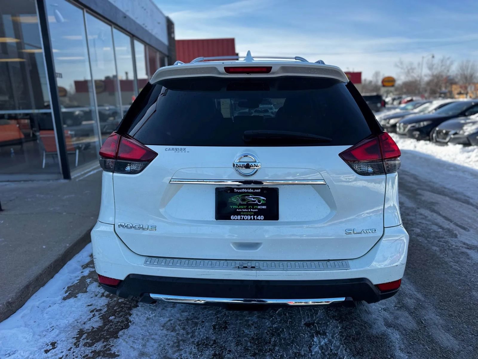 Used 2017 Nissan Rogue SL image 6