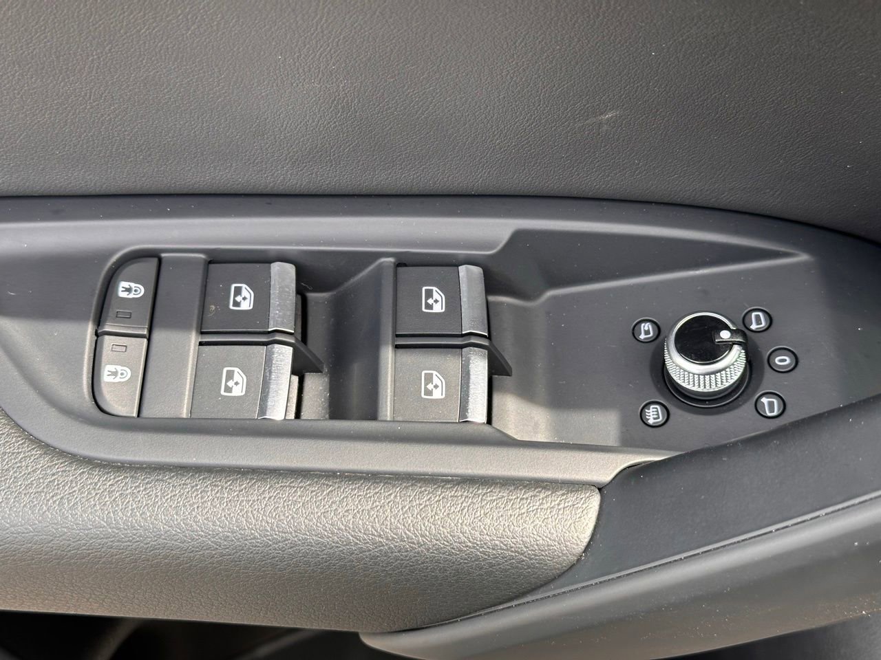 Used 2023 Audi Q5 2.0T Premium w/ Convenience Package image 27