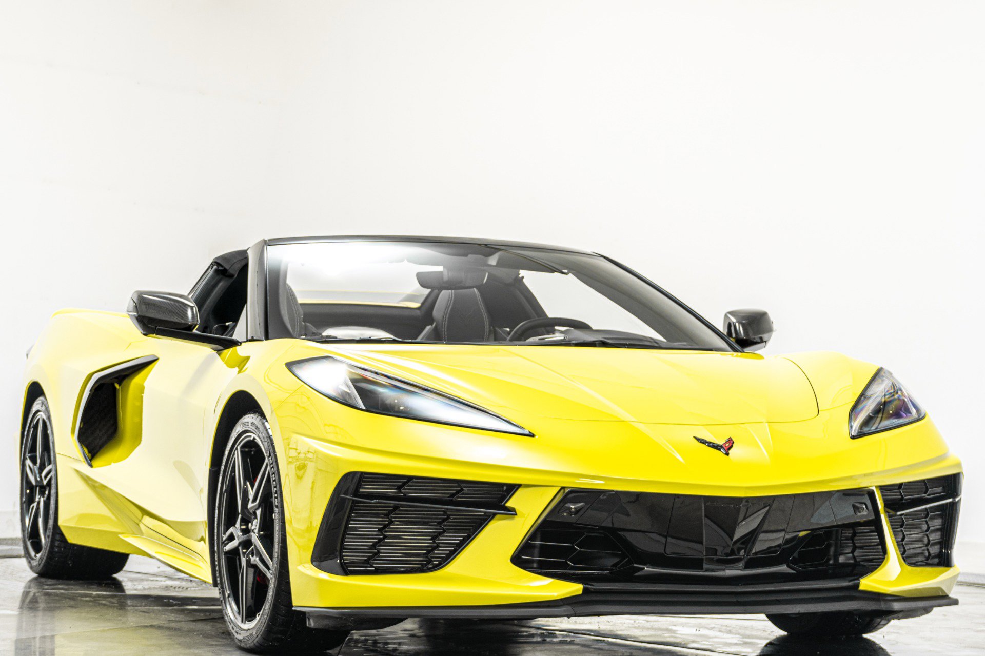 Used 2020 Chevrolet Corvette Stingray Premium Conv w/ 3LT Preferred Equipment Group RWD image 3