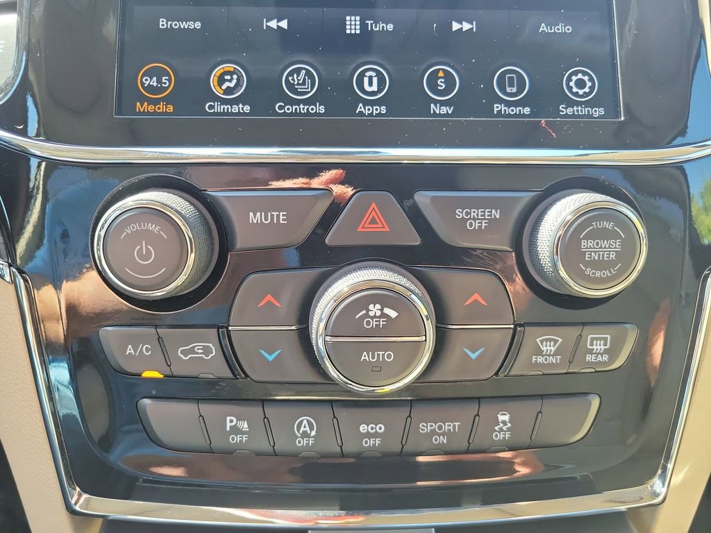 Used 2021 Jeep Grand Cherokee Limited AWD/4WD image 22