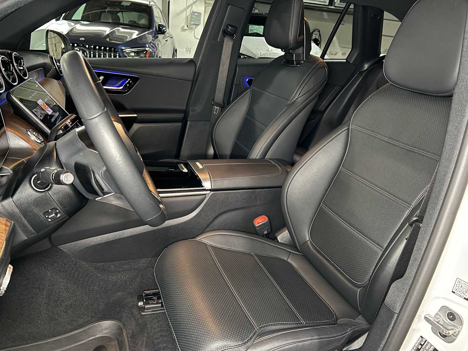 Certified 2025 Mercedes-Benz GLC 300 4MATIC image 21