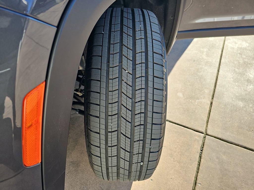 New 2025 Jeep Grand Cherokee Altitude image 35