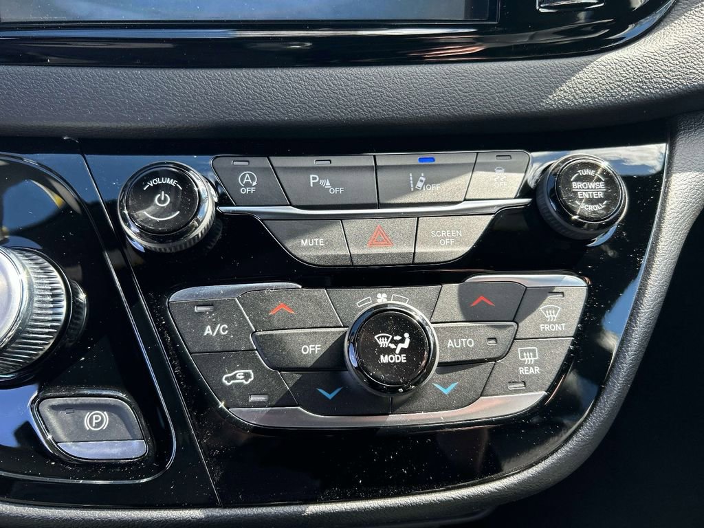 New 2026 Chrysler Voyager LX FWD image 13