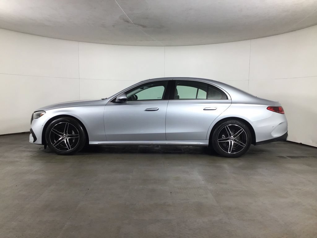 Used 2025 Mercedes-Benz E 450 4MATIC Sedan image 2