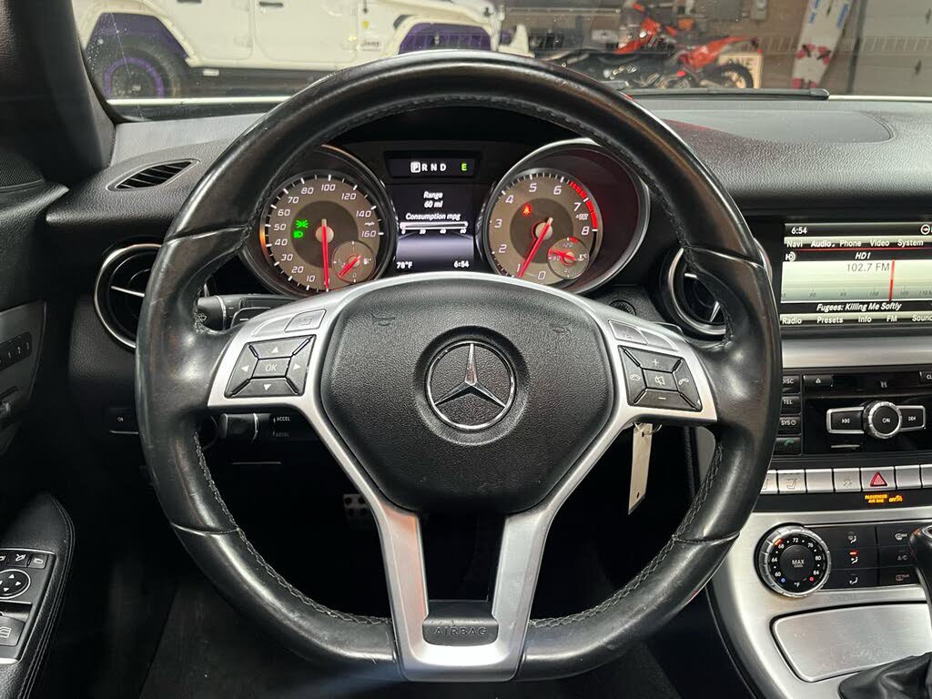 Used 2015 Mercedes-Benz SLK 250 w/ Premium Package image 18