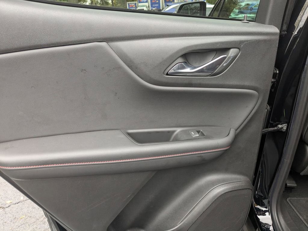 Used 2025 Chevrolet Blazer RS image 27