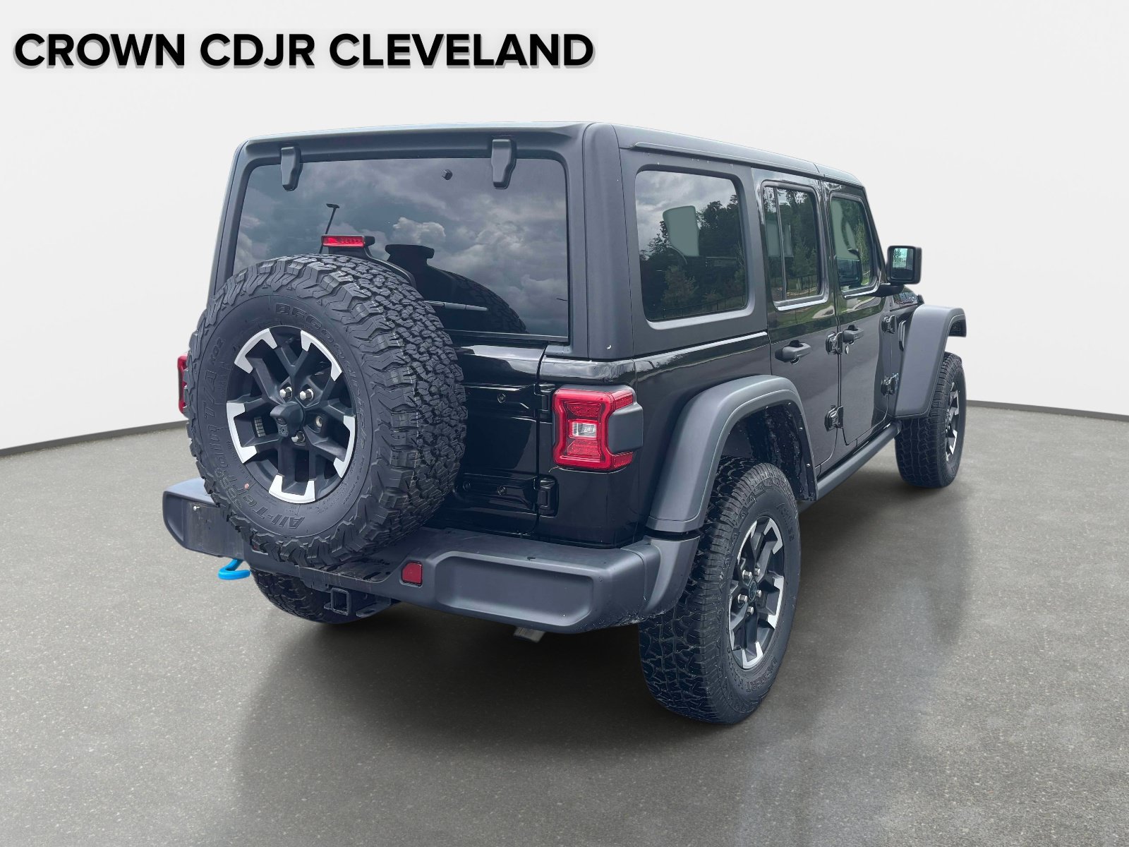 Used 2024 Jeep Wrangler Unlimited Rubicon 4xe AWD/4WD image 5
