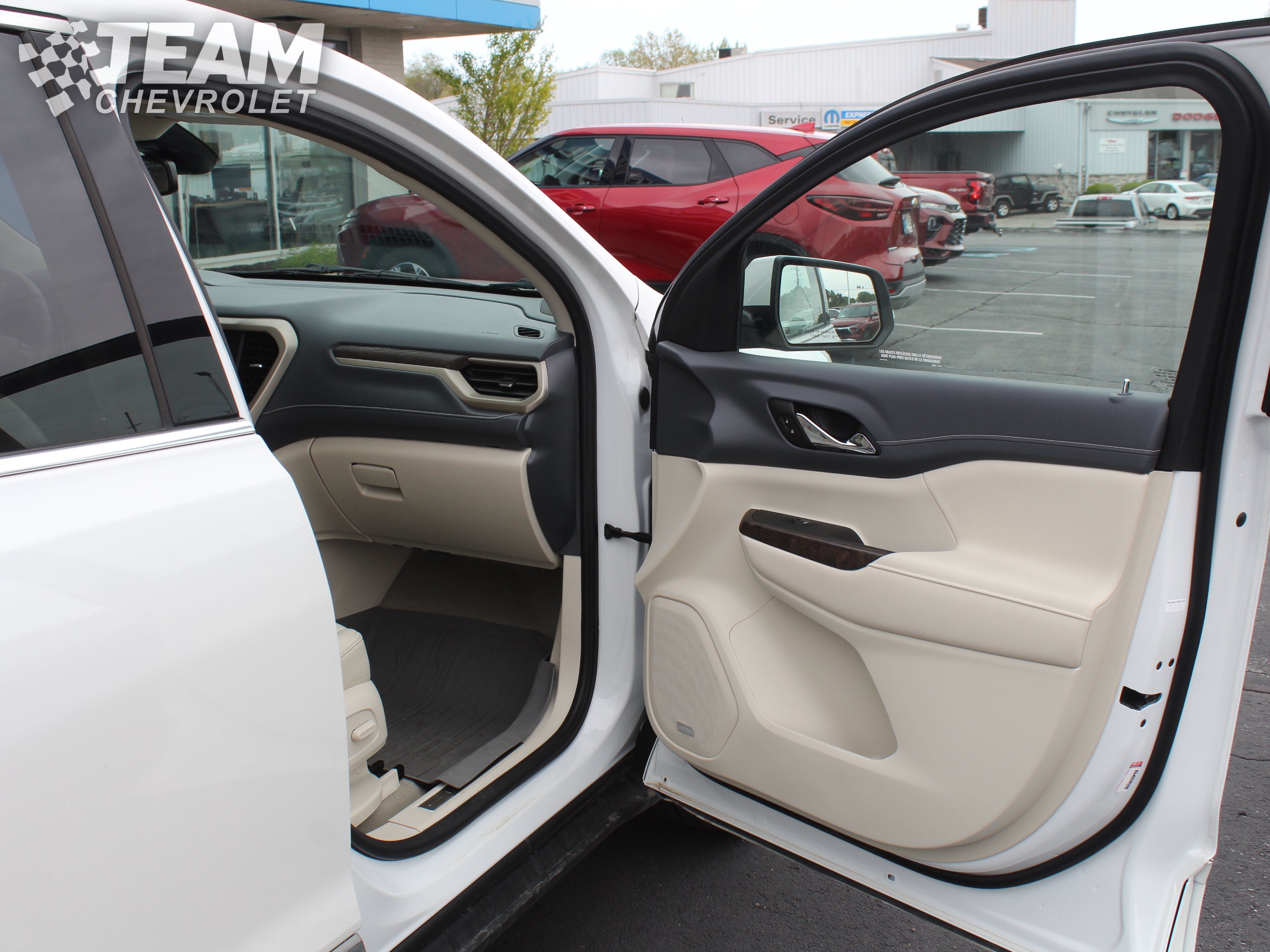 Used 2023 GMC Acadia Denali AWD/4WD image 30