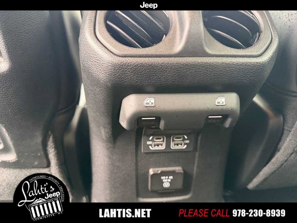 Used 2024 Jeep Wrangler High Altitude image 37