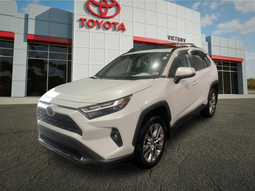 Used 2023 Toyota RAV4 XLE Premium image 7